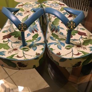 Authentic Tory Burch flip flops...